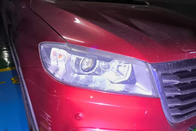 Used Haval H6 2015 Sport Edition 1.5T Automatic Two-Wheel Drive Luxury Model Right Front Headlight