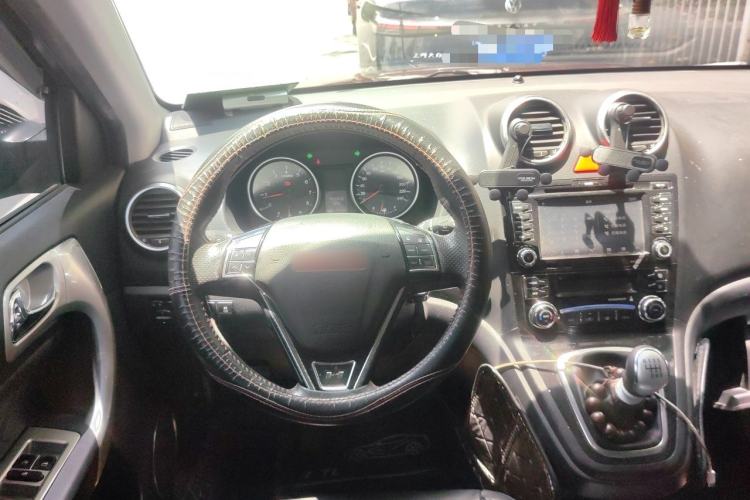 Used Haval H6 2015 Upgraded Model 1.5T Manual Two-Wheel Drive Elite Version Steering Wheel