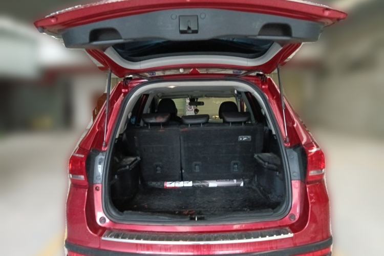 Used Haval H6 2015 Revised Version Sport Edition 1.5T Manual Transmission Two-Wheel Drive Elite Grade Trunk
