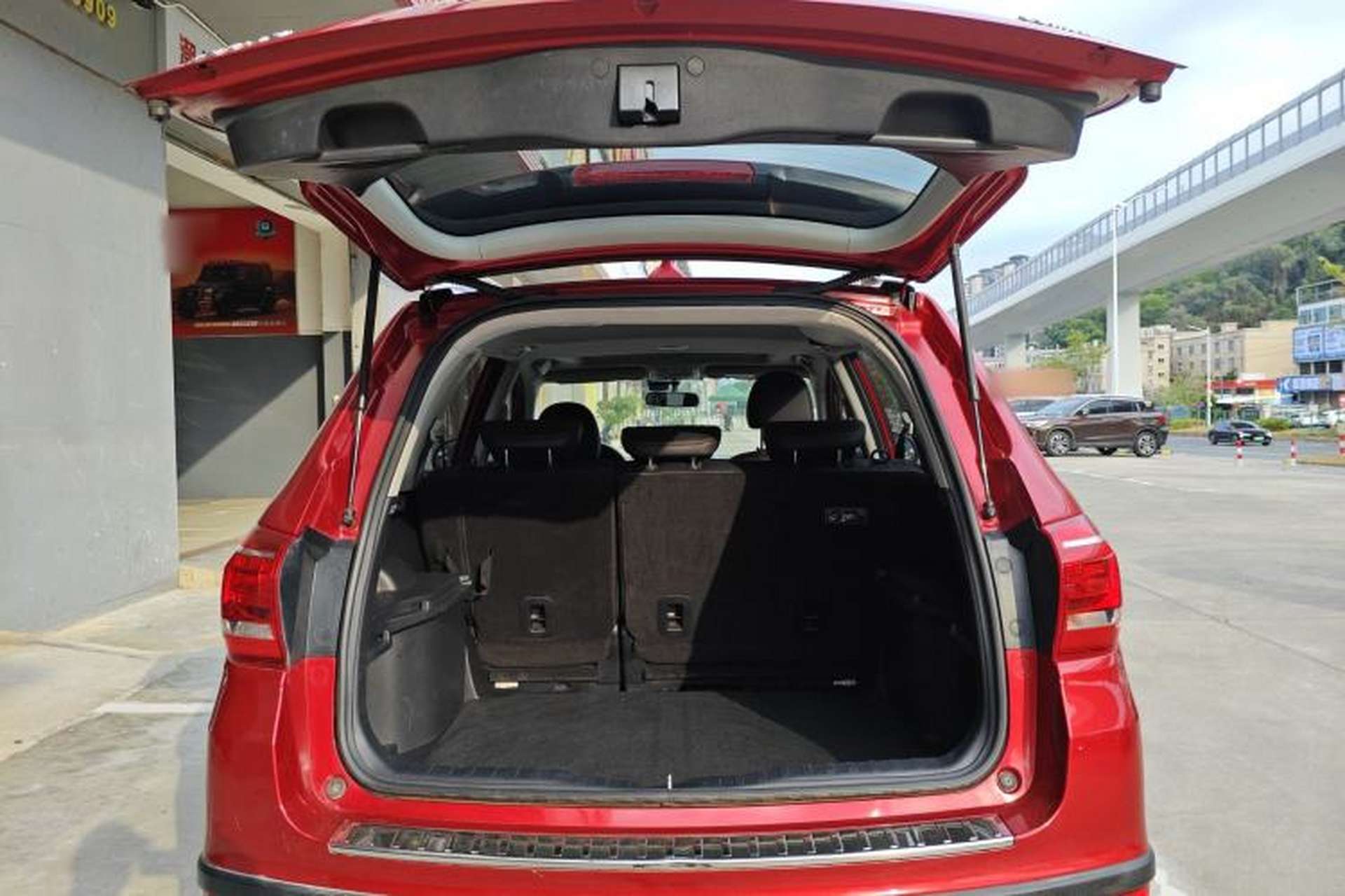 Used Haval H6 2015 Revised Version Sport Edition 1.5T Manual Transmission Two-Wheel Drive Elite Grade Trunk