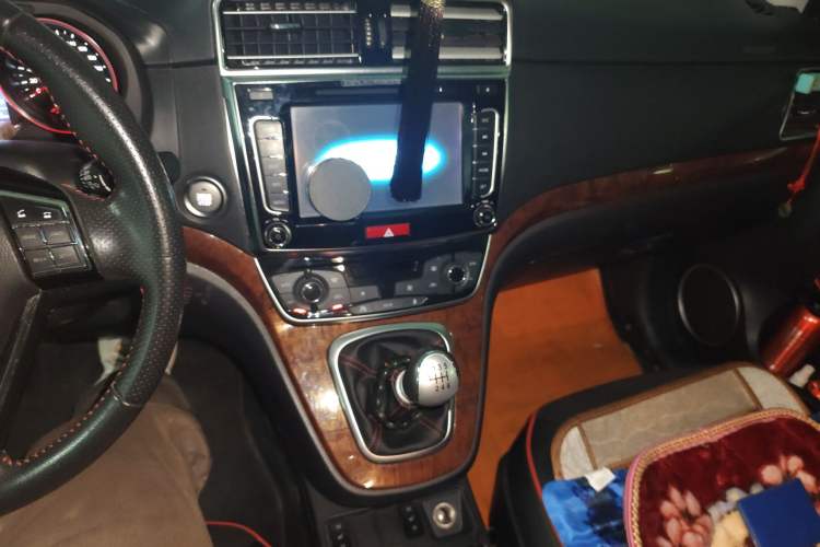Used Haval H6 2015 Revised Version Sport Edition 1.5T Manual Transmission Two-Wheel Drive Elite Grade Audio And AC Panel