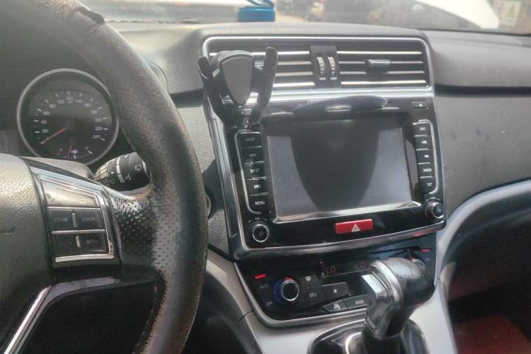Used Haval H6 2015 Sport Edition 1.5T Automatic Two-Wheel Drive Luxury Model Audio And AC Panel