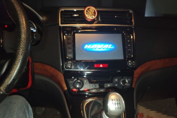 Used Haval H6 2015 Sport Edition 1.5T Manual Two-Wheel Drive Elite Model Audio And AC Panel