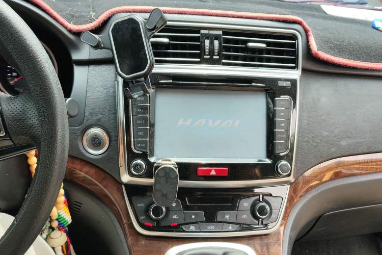 Used Haval H6 2015 Revised Version Sport Edition 1.5T Manual Transmission Two-Wheel Drive Elite Grade Audio And AC Panel