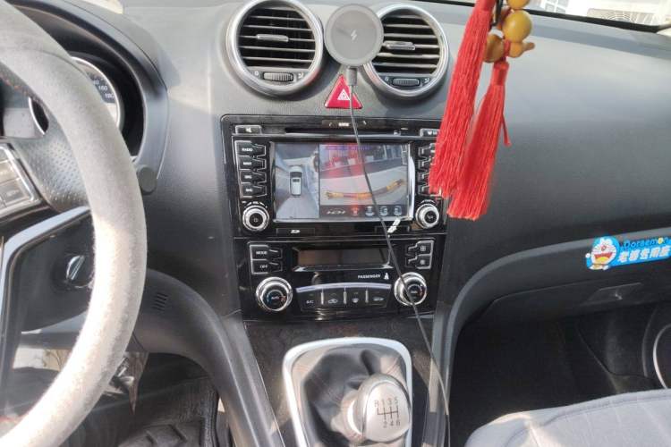 Used Haval H6 2015 Upgraded Model 1.5T Manual Two-Wheel Drive Elite Version Audio And AC Panel