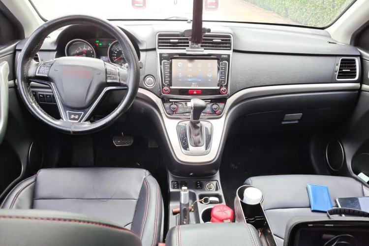 Used Haval H6 2015 Sport Edition 1.5T Automatic Two-Wheel Drive Luxury Model Center Console