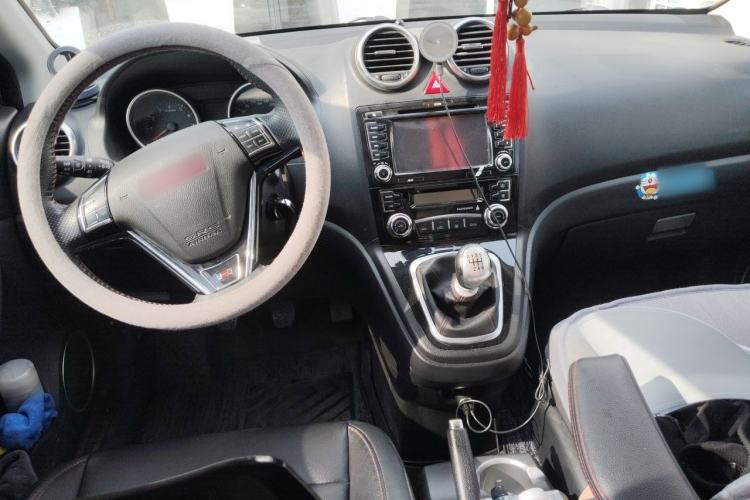 Used Haval H6 2015 Upgraded Model 1.5T Manual Two-Wheel Drive Elite Version Center Console