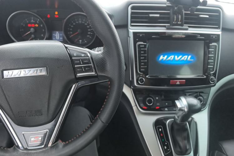 Used Haval H6 2015 Sport Edition 1.5T Automatic Two-Wheel Drive Luxury Model Center Console