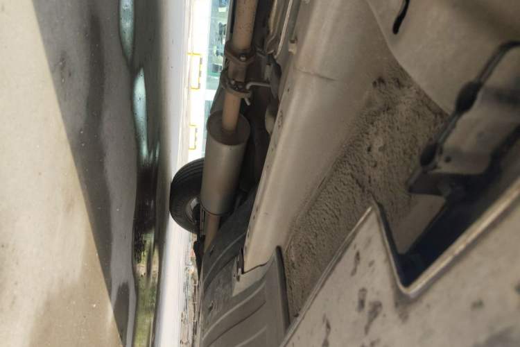 Used Haval H6 2015 Upgraded Model 1.5T Manual Two-Wheel Drive Elite Version Chassis Front Left