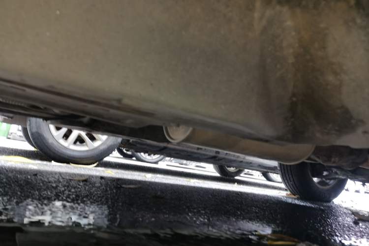 Used Haval H6 2015 Upgraded Model 1.5T Manual Two-Wheel Drive Elite Version Chassis Rear Right