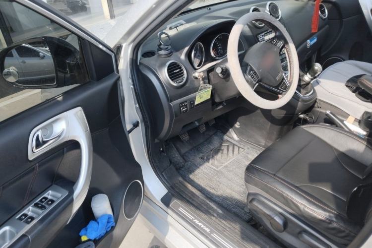 Used Haval H6 2015 Upgraded Model 1.5T Manual Two-Wheel Drive Elite Version Driver Seat