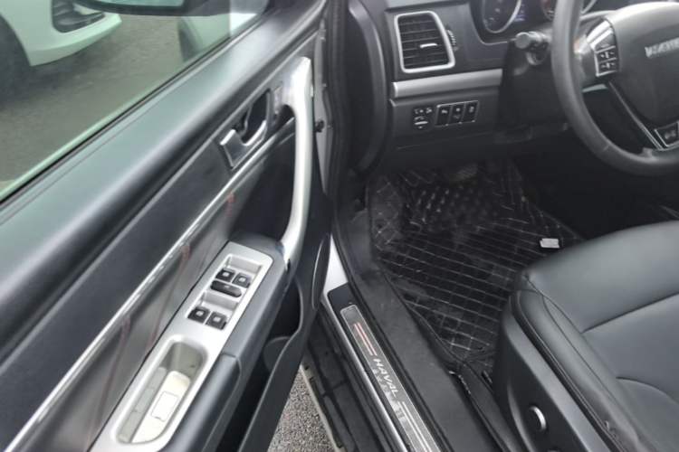 Used Haval H6 2015 Sport Edition 1.5T Automatic Two-Wheel Drive Luxury Model Driver Seat
