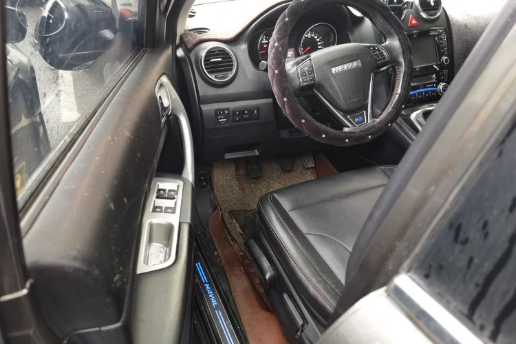 Used Haval H6 2015 Upgraded Model 1.5T Manual Two-Wheel Drive Elite Version Driver Seat