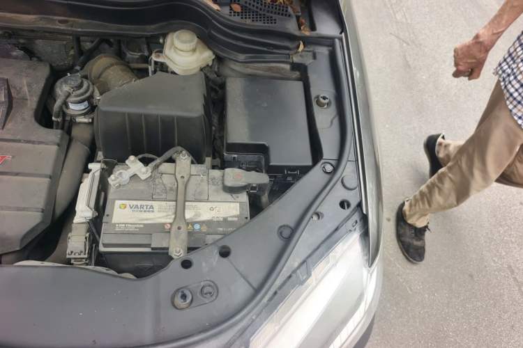 Used Haval H6 2015 Sport Edition 1.5T Automatic Two-Wheel Drive Luxury Model Engine Bay Left