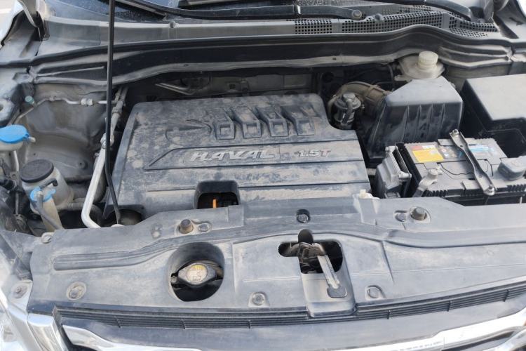Used Haval H6 2015 Upgraded Model 1.5T Manual Two-Wheel Drive Elite Version Engine Bay