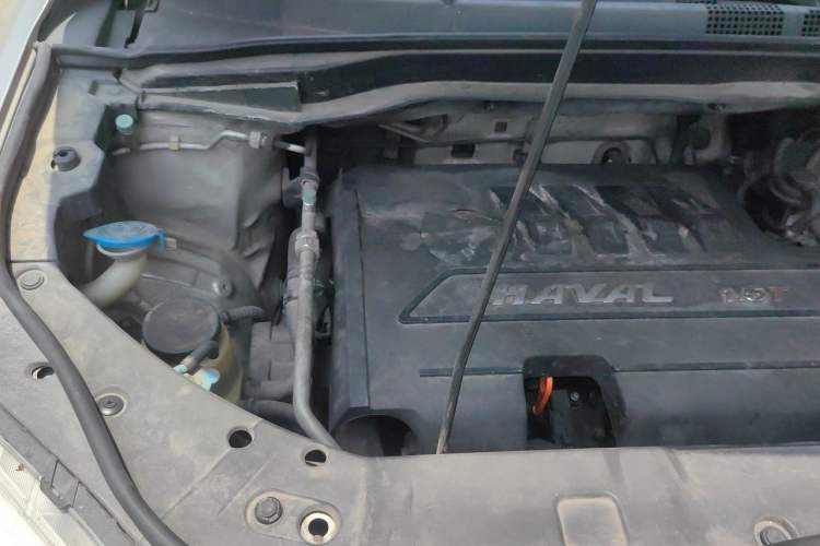 Used Haval H6 2015 Sport Edition 1.5T Automatic Two-Wheel Drive Luxury Model Engine Bay Right