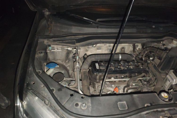 Used Haval H6 2015 Sport Edition 1.5T Manual Two-Wheel Drive Elite Model Engine Bay Right