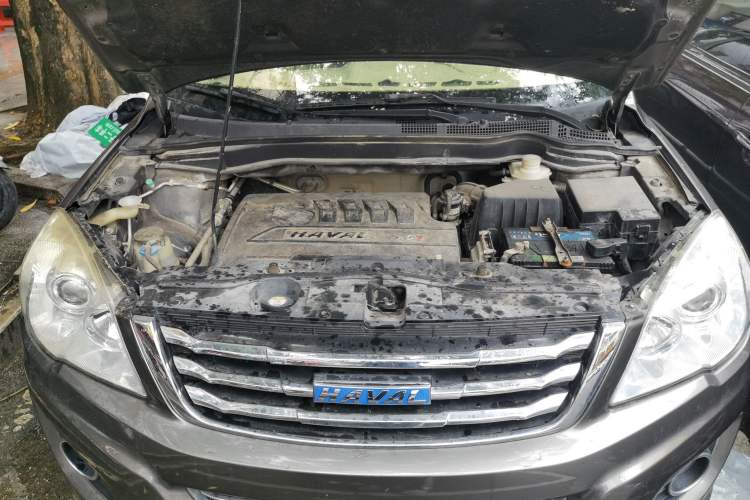 Used Haval H6 2015 Upgraded Model 1.5T Manual Two-Wheel Drive Elite Version Engine Bay
