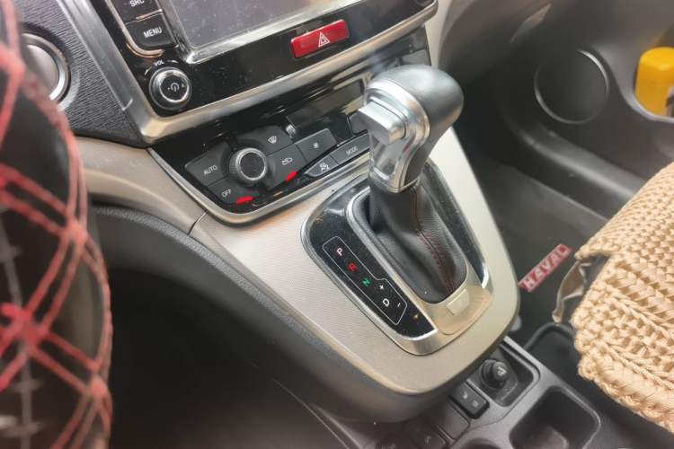 Used Haval H6 2015 Sport Edition 1.5T Automatic Two-Wheel Drive Luxury Model Gear Lever
