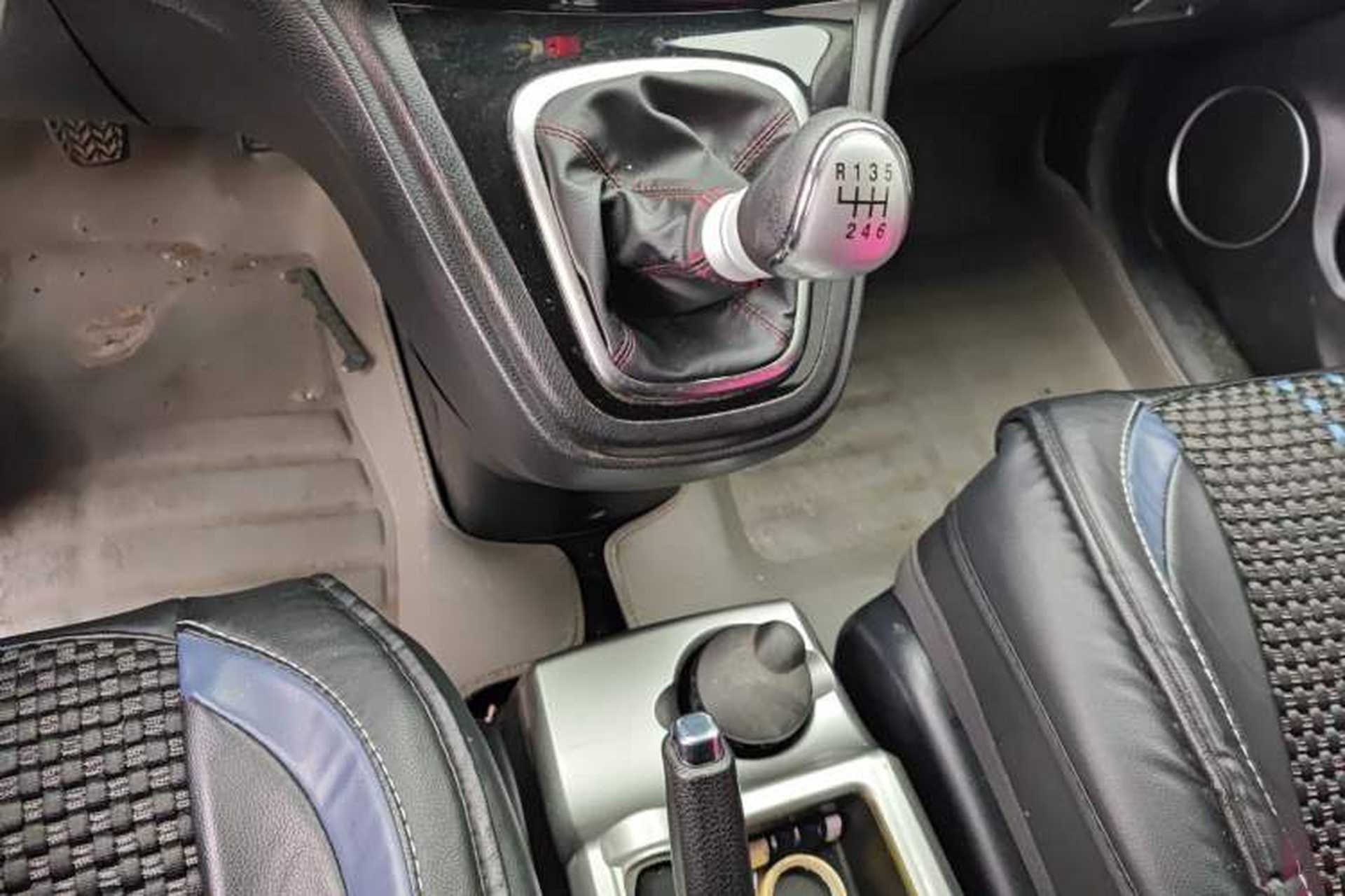 Used Haval H6 2015 Upgraded Model 1.5T Manual 4x4 Elite Version Gear Lever