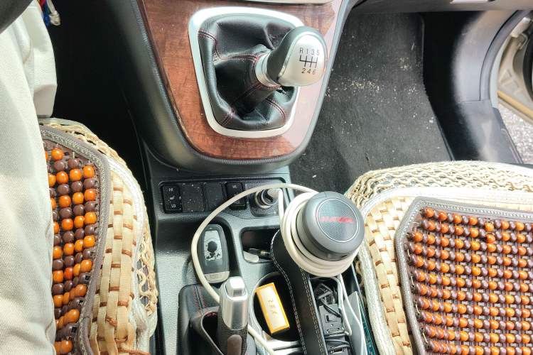 Used Haval H6 2015 Revised Version Sport Edition 1.5T Manual Transmission Two-Wheel Drive Elite Grade Gear Lever