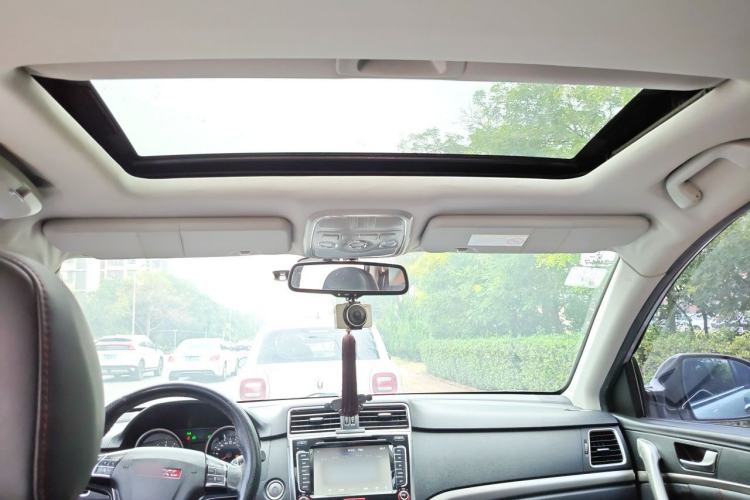 Used Haval H6 2015 Sport Edition 1.5T Automatic Two-Wheel Drive Luxury Model Headliner