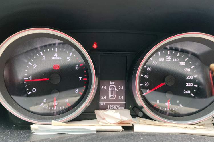 Used Haval H6 2015 Revised Version Sport Edition 1.5T Manual Transmission Two-Wheel Drive Elite Grade Instrument Cluster