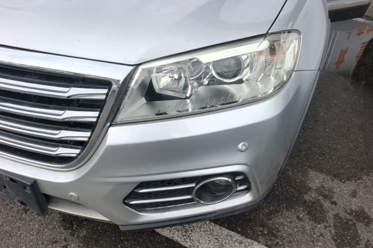Used Haval H6 2015 Sport Edition 1.5T Automatic Two-Wheel Drive Luxury Model Left Front Headlight
