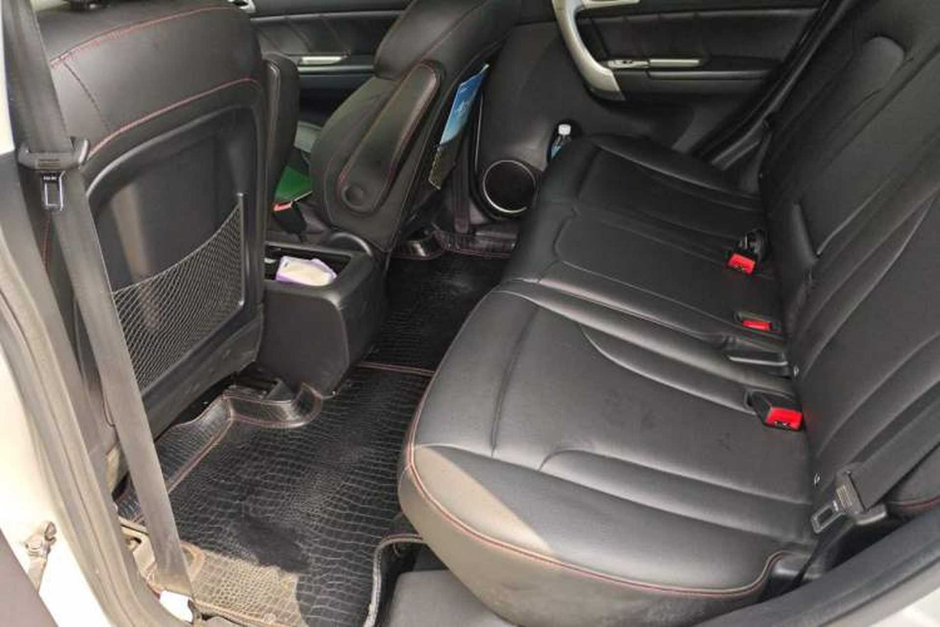 Used Haval H6 2015 Upgraded Model 1.5T Manual Two-Wheel Drive Elite Version Left Rear Seat