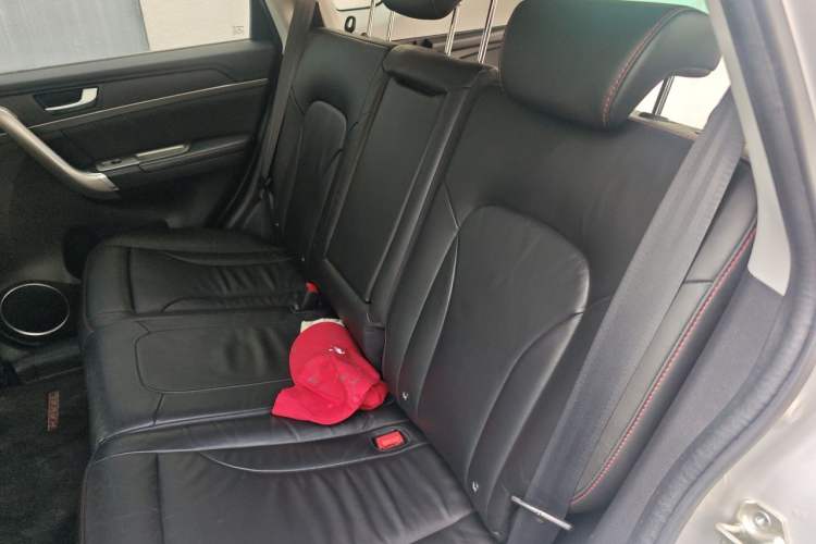 Used Haval H6 2015 Sport Edition 1.5T Automatic Two-Wheel Drive Luxury Model Left Rear Seat