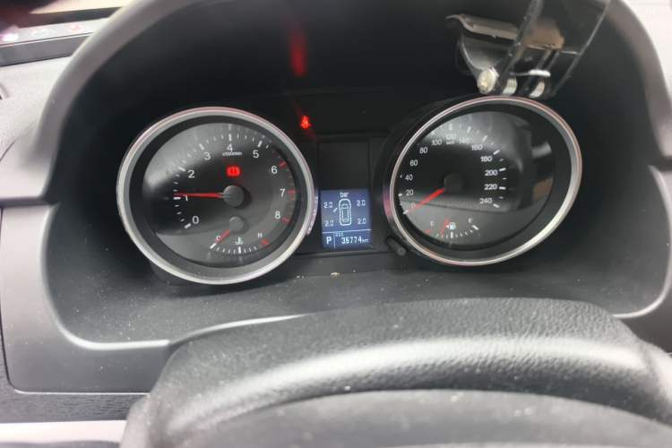 Used Haval H6 2015 Sport Edition 1.5T Automatic Two-Wheel Drive Luxury Model Odometer Close Up