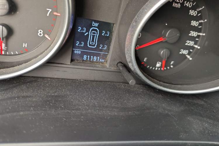 Used Haval H6 2015 Upgraded Model 1.5T Manual Two-Wheel Drive Elite Version Odometer Close Up
