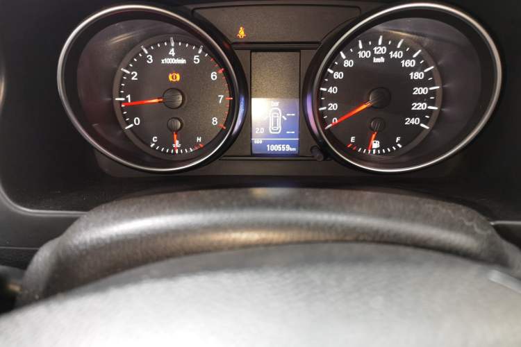 Used Haval H6 2015 Upgraded Model 1.5T Manual Two-Wheel Drive Elite Version Odometer Close Up