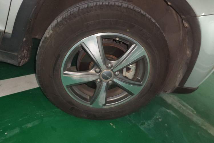 Used Haval H6 2015 Revised Version Sport Edition 1.5T Manual Transmission Two-Wheel Drive Elite Grade Right Front Wheel Hub