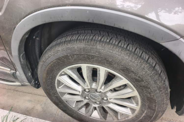 Used Haval H6 2015 Sport Edition 1.5T Automatic Two-Wheel Drive Luxury Model Right Front Wheel Hub
