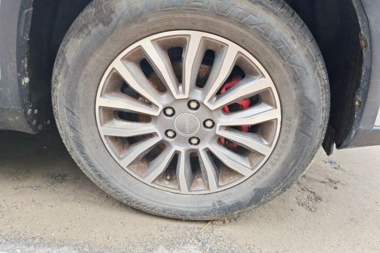 Used Haval H6 2015 Sport Edition 1.5T Automatic Two-Wheel Drive Luxury Model Right Front Wheel Hub