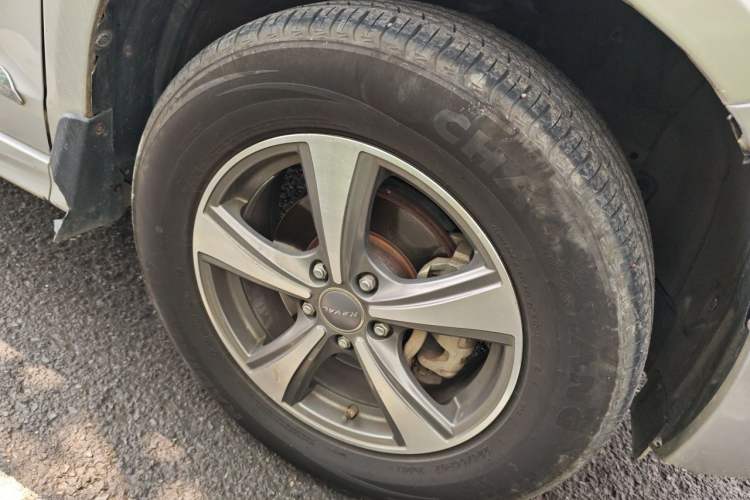 Used Haval H6 2015 Upgraded Model 1.5T Manual Two-Wheel Drive Elite Version Right Front Wheel Hub