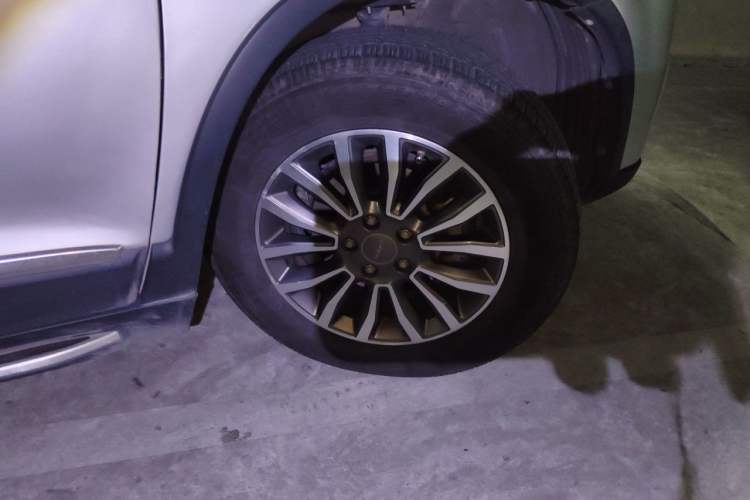 Used Haval H6 2015 Sport Edition 1.5T Automatic Two-Wheel Drive Luxury Model Right Front Wheel Hub