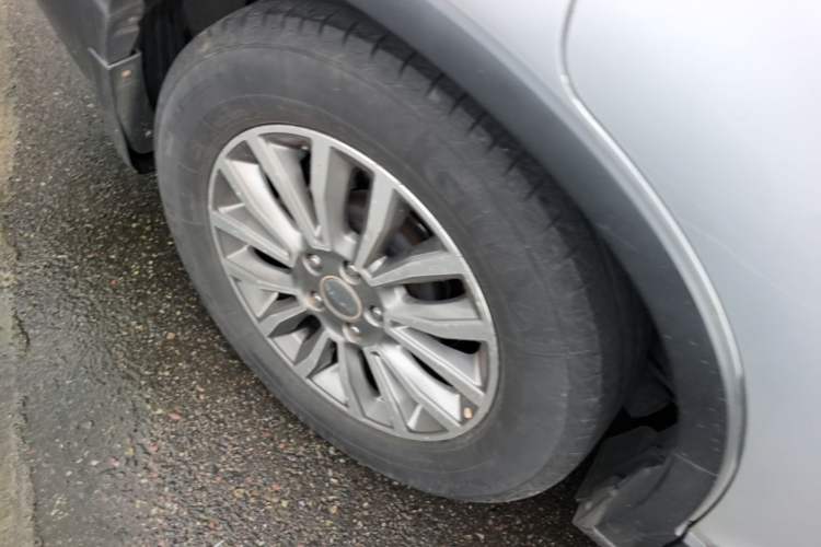 Used Haval H6 2015 Sport Edition 1.5T Automatic Two-Wheel Drive Luxury Model Right Rear Wheel Hub