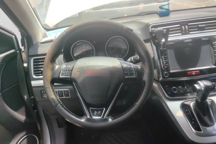 Used Haval H6 2015 Sport Edition 1.5T Automatic Two-Wheel Drive Luxury Model Steering Wheel