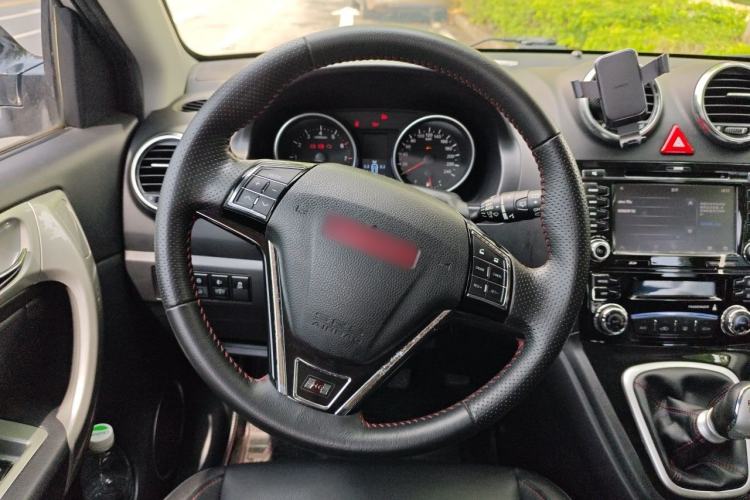 Used Haval H6 2015 Upgraded Model 1.5T Manual Two-Wheel Drive Elite Version Steering Wheel