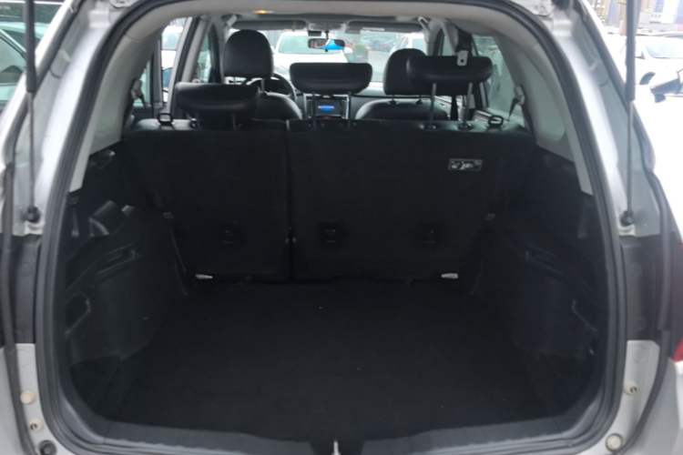 Used Haval H6 2015 Sport Edition 1.5T Automatic Two-Wheel Drive Luxury Model Trunk