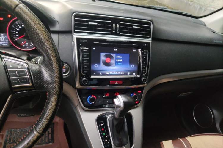 Used Haval H6 2015 Sport Edition 1.5T Automatic Two-Wheel Drive Luxury Model Audio And AC Panel