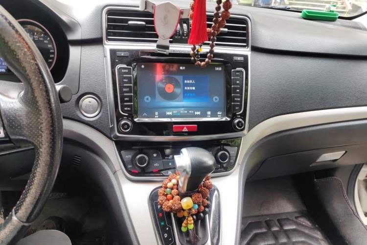 Used Haval H6 2015 Sport Edition 1.5T Automatic Two-Wheel Drive Luxury Model Audio And AC Panel