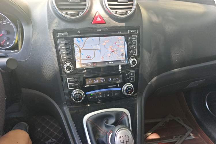 Used Haval H6 2015 Upgraded Model 1.5T Manual Two-Wheel Drive Elite Version Audio And AC Panel