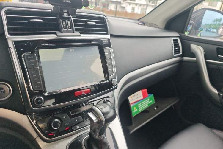 Used Haval H6 2015 Sport Edition 1.5T Automatic Two-Wheel Drive Luxury Model Audio And AC Panel