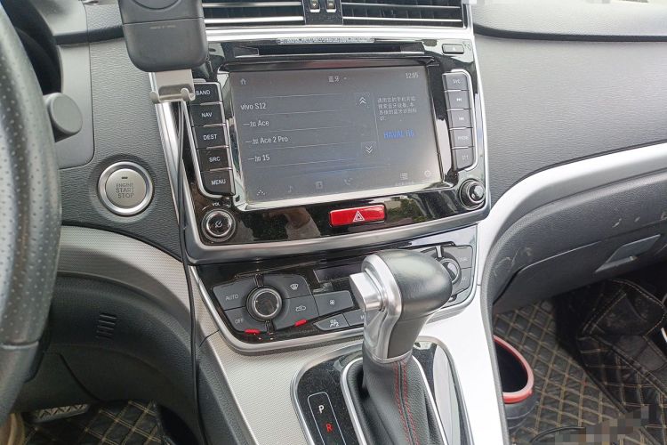 Used Haval H6 2015 Sport Edition 1.5T Automatic Two-Wheel Drive Luxury Model Audio And AC Panel