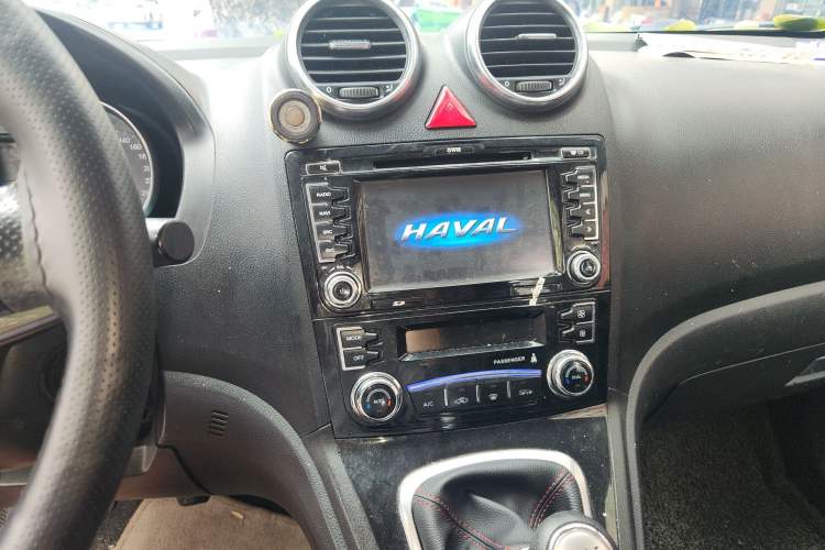 Used Haval H6 2015 Upgraded Model 1.5T Manual Two-Wheel Drive Elite Version Audio And AC Panel