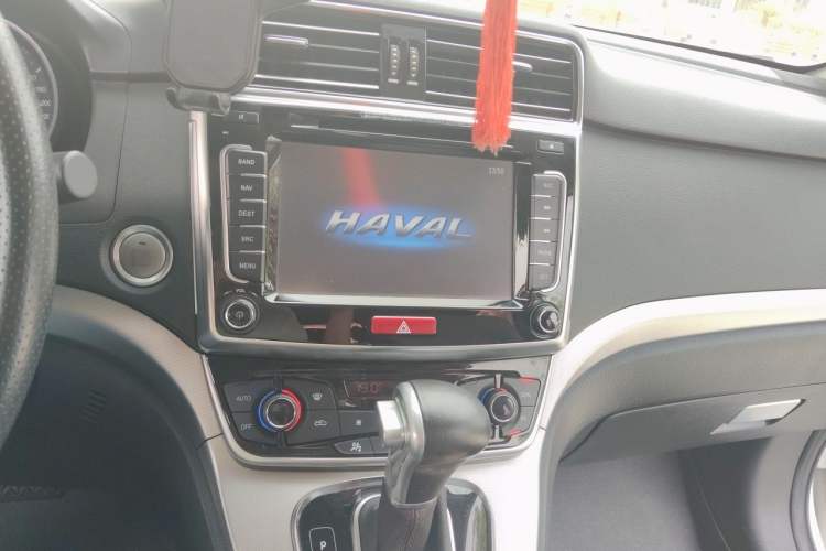 Used Haval H6 2015 Sport Edition 1.5T Automatic Two-Wheel Drive Luxury Model Audio And AC Panel