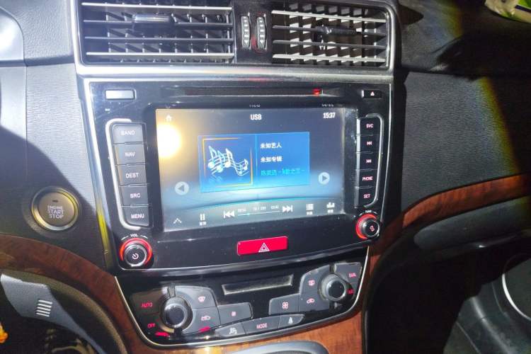 Used Haval H6 2015 Revised Version Sport Edition 1.5T Manual Transmission Two-Wheel Drive Elite Grade Audio And AC Panel
